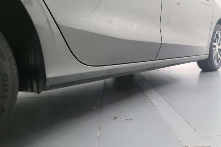 Used Geely Auto Emgrand 2025 4th Generation 1.5L CVT Longteng Edition Right Side Sill
