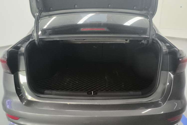 Used Geely Auto Emgrand 2025 4th Generation 1.5L CVT Longteng Edition Trunk
