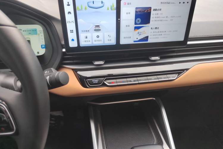 Used Geely Auto Emgrand 2025 4th Generation 1.5L CVT Flagship Version Audio And AC Panel