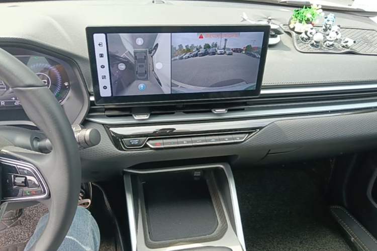 Used Geely Auto Emgrand 2025 4th Generation 1.5L CVT Luxury Version Audio And AC Panel