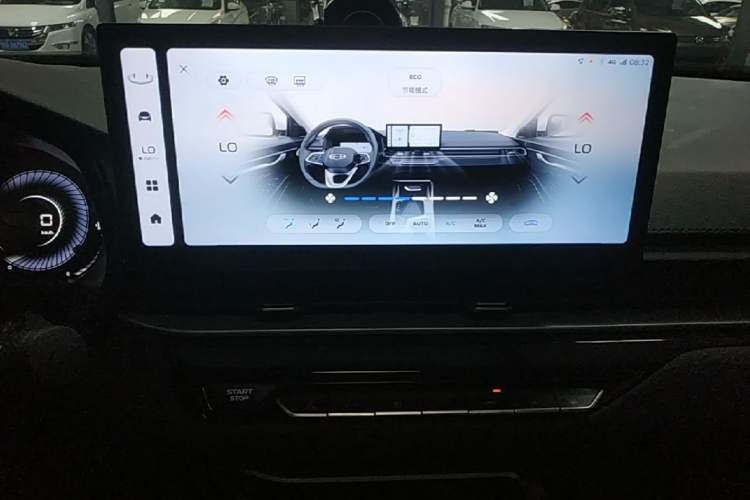 Used Geely Auto Emgrand 2025 4th Generation 1.5L CVT Longteng Edition Audio And AC Panel
