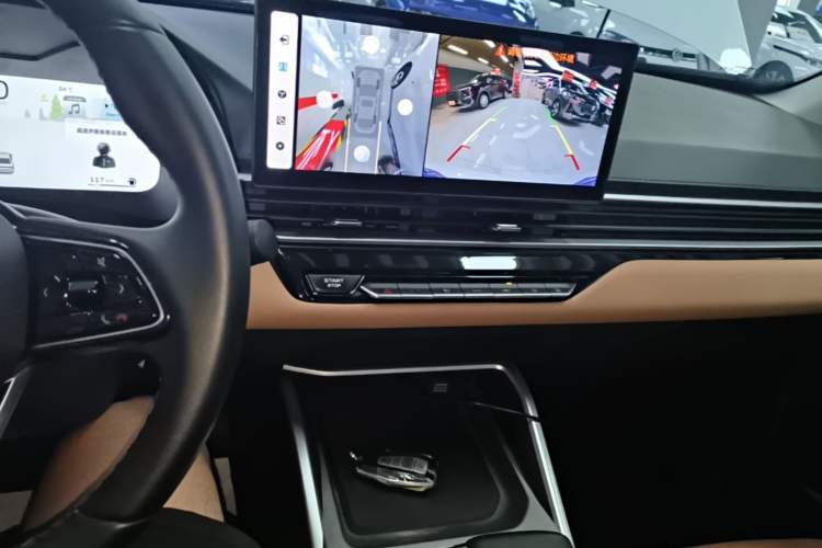 Used Geely Auto Emgrand 2025 4th Generation 1.5L CVT Flagship Version Audio And AC Panel