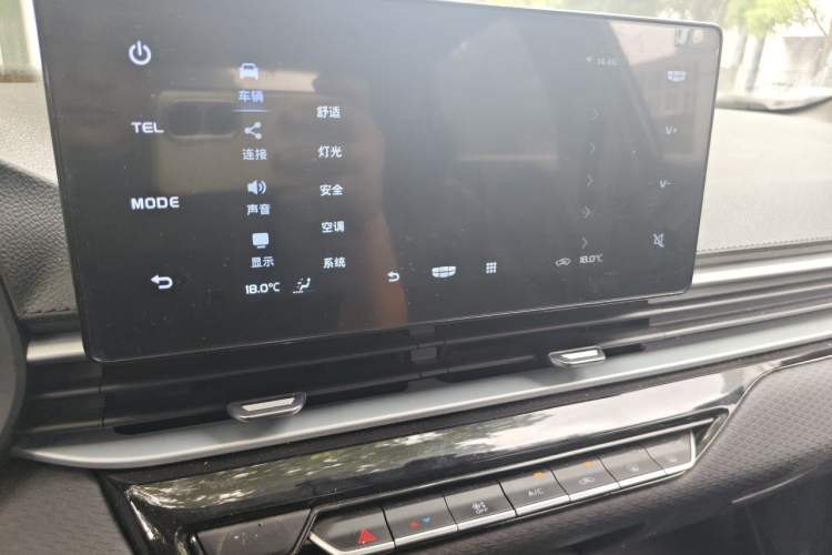 Used Geely Auto Emgrand 2025 4th Generation 1.5L Manual - Starry Edition Audio And AC Panel
