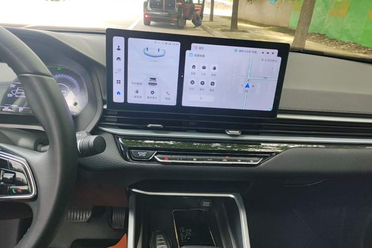 Used Geely Auto Emgrand 2025 4th Generation 1.5L CVT Luxury Version Audio And AC Panel