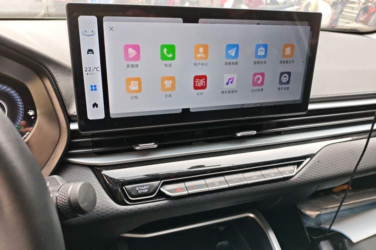 Used Geely Auto Emgrand 2025 4th Generation 1.5L CVT Luxury Version Audio And AC Panel