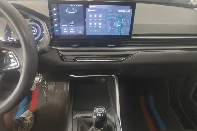Used Geely Auto Emgrand 2025 4th Generation 1.5L Manual – Dragon Edition Audio And AC Panel