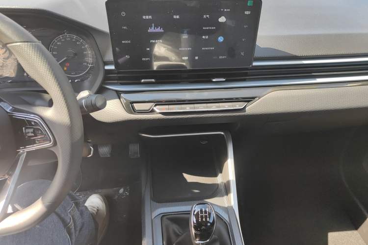 Used Geely Auto Emgrand 2025 4th Generation 1.5L Manual - Starry Edition Audio And AC Panel