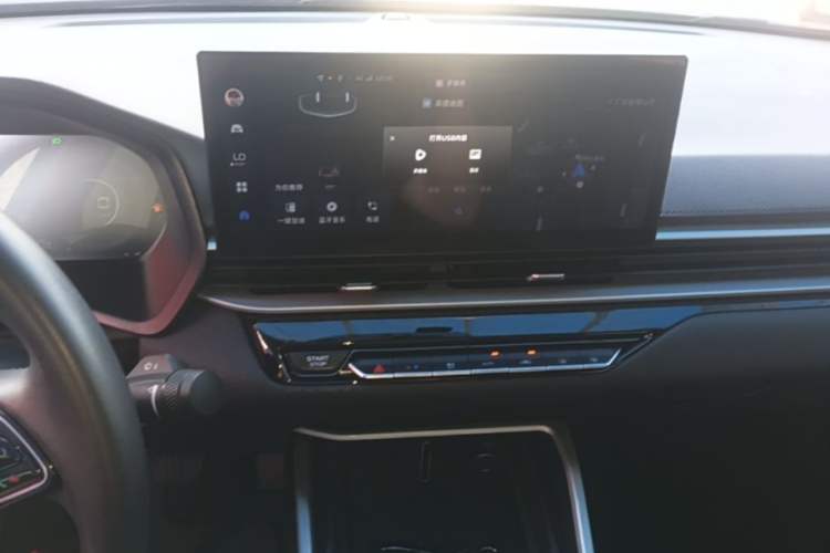 Used Geely Auto Emgrand 2025 4th Generation 1.5L CVT Luxury Version Audio And AC Panel