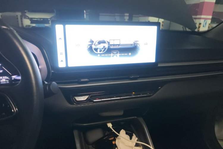 Used Geely Auto Emgrand 2025 4th Generation 1.5L CVT Longteng Edition Audio And AC Panel
