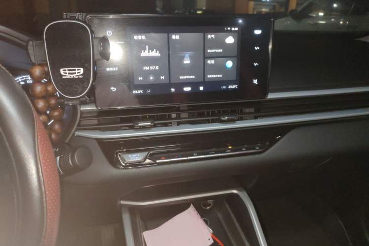 Used Geely Auto Emgrand 2025 4th Generation 1.5L CVT Starry Edition Audio And AC Panel