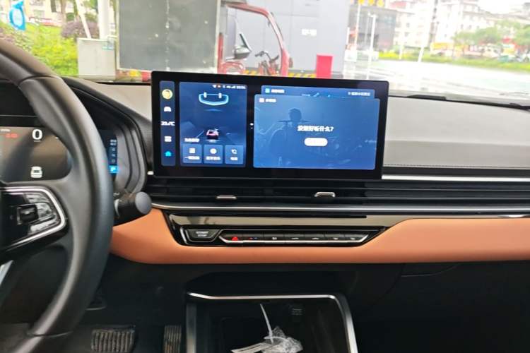 Used Geely Auto Emgrand 2025 4th Generation 1.5L CVT Flagship Version Audio And AC Panel