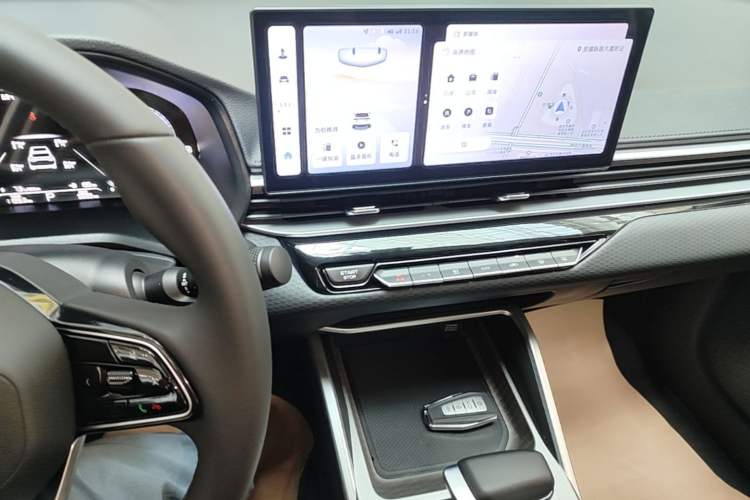 Used Geely Auto Emgrand 2025 4th Generation 1.5L CVT Longteng Edition Audio And AC Panel