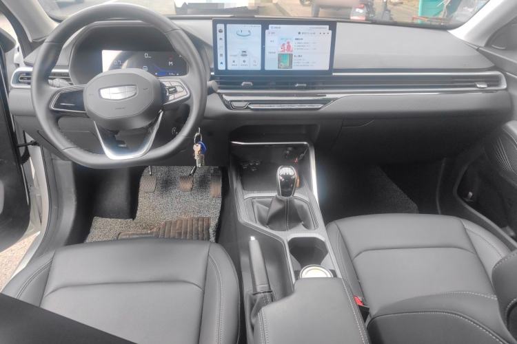 Used Geely Auto Emgrand 2025 4th Generation 1.5L Manual – Dragon Edition Center Console