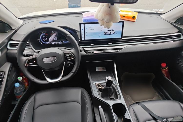 Used Geely Auto Emgrand 2025 4th Generation 1.5L Manual – Dragon Edition Center Console