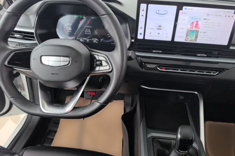 Used Geely Auto Emgrand 2025 4th Generation 1.5L Manual – Dragon Edition Center Console