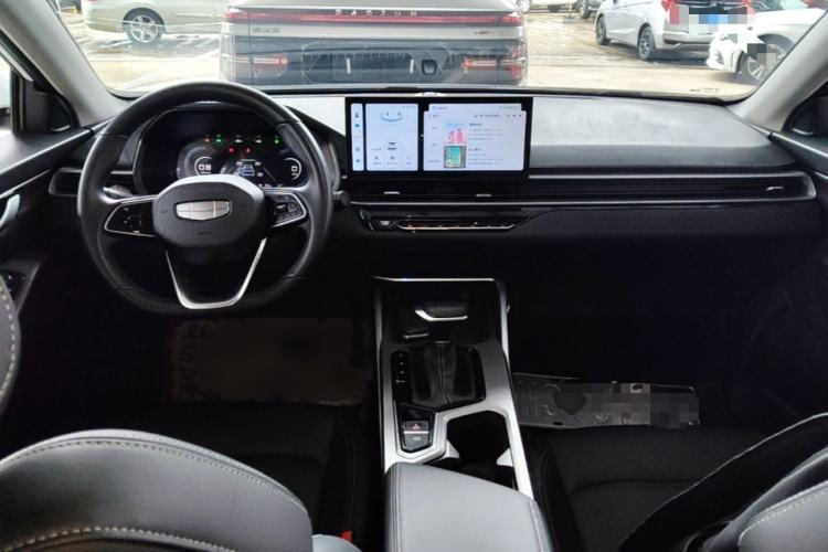 Used Geely Auto Emgrand 2025 4th Generation 1.5L CVT Longteng Edition Center Console