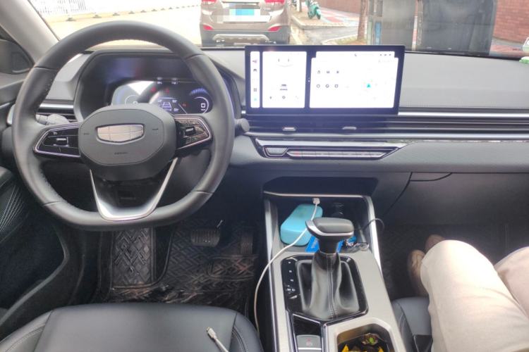 Used Geely Auto Emgrand 2025 4th Generation 1.5L CVT Longteng Edition Center Console