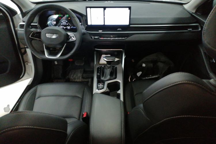 Used Geely Auto Emgrand 2025 4th Generation 1.5L CVT Longteng Edition Center Console