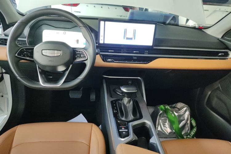 Used Geely Auto Emgrand 2025 4th Generation 1.5L CVT Flagship Version Center Console