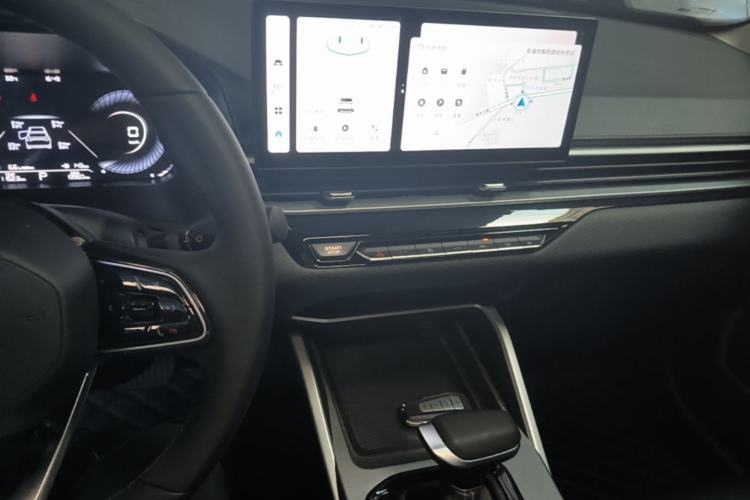 Used Geely Auto Emgrand 2025 4th Generation 1.5L CVT Longteng Edition Center Console