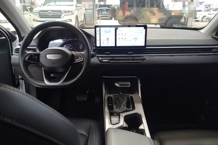 Used Geely Auto Emgrand 2025 4th Generation 1.5L CVT Longteng Edition Center Console