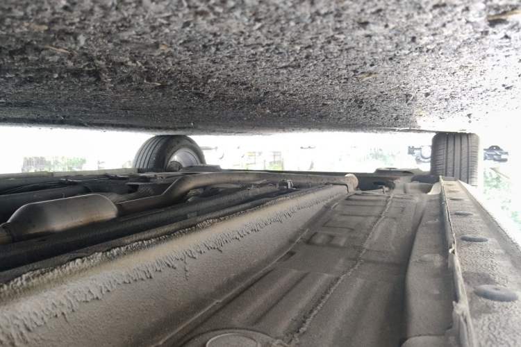Used Geely Auto Emgrand 2025 4th Generation 1.5L Manual – Dragon Edition Chassis Front Right