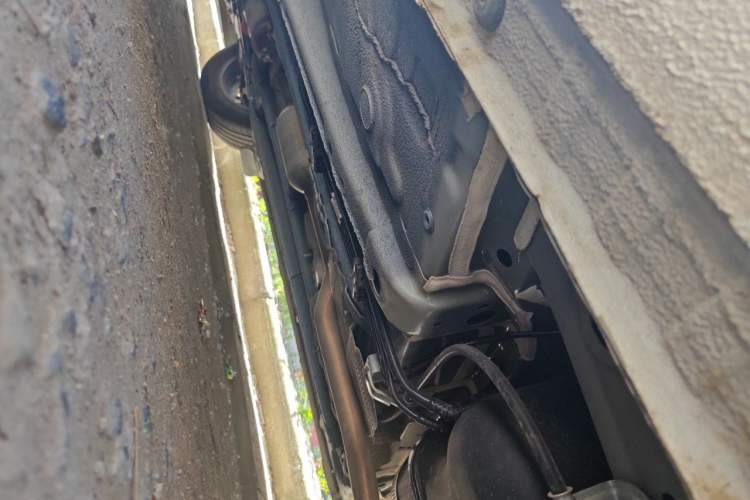 Used Geely Auto Emgrand 2025 4th Generation 1.5L Manual – Dragon Edition Chassis Rear Left