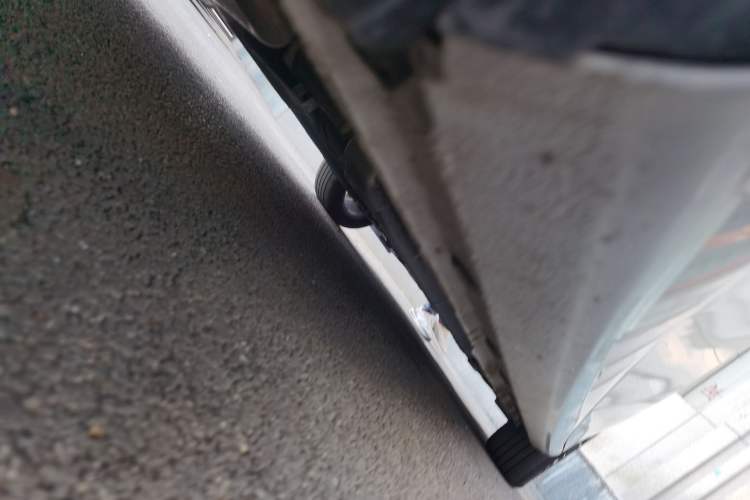 Used Geely Auto Emgrand 2025 4th Generation 1.5L CVT Longteng Edition Chassis Rear Right
