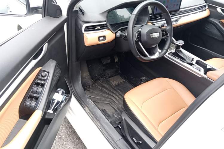 Used Geely Auto Emgrand 2025 4th Generation 1.5L CVT Flagship Version Driver Seat
