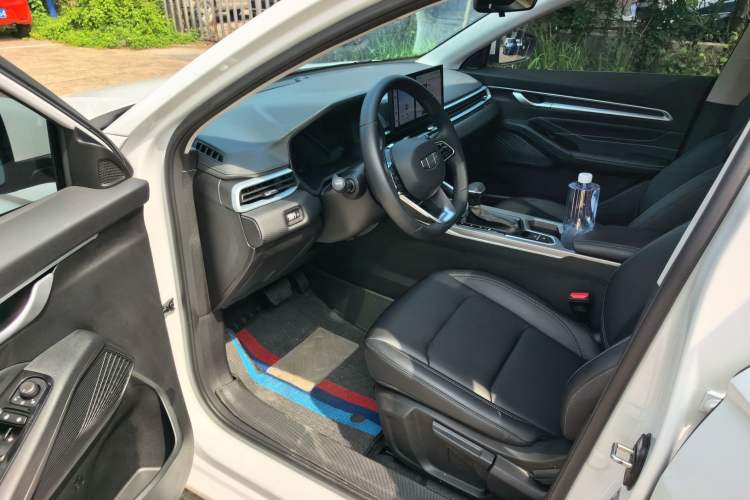 Used Geely Auto Emgrand 2025 4th Generation 1.5L CVT Luxury Version Driver Seat