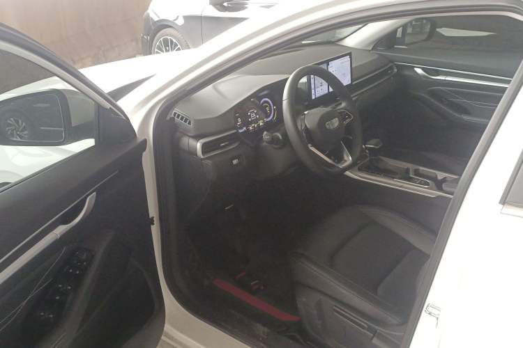 Used Geely Auto Emgrand 2025 4th Generation 1.5L CVT Luxury Version Driver Seat