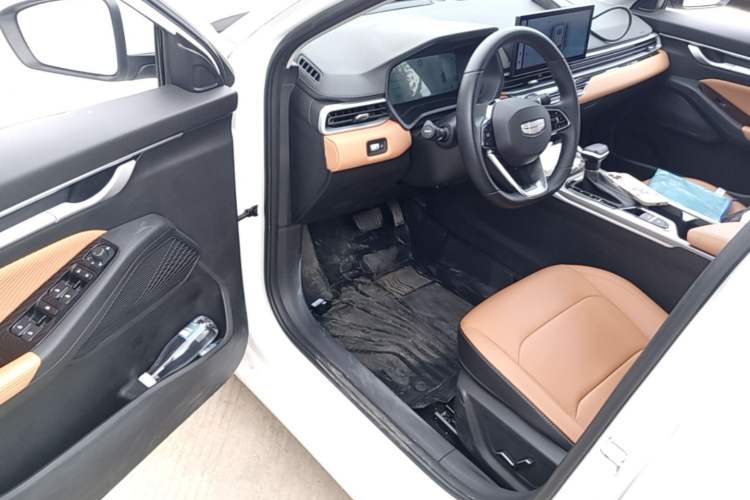 Used Geely Auto Emgrand 2025 4th Generation 1.5L CVT Flagship Version Driver Seat
