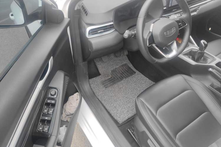 Used Geely Auto Emgrand 2025 4th Generation 1.5L Manual – Dragon Edition Driver Seat