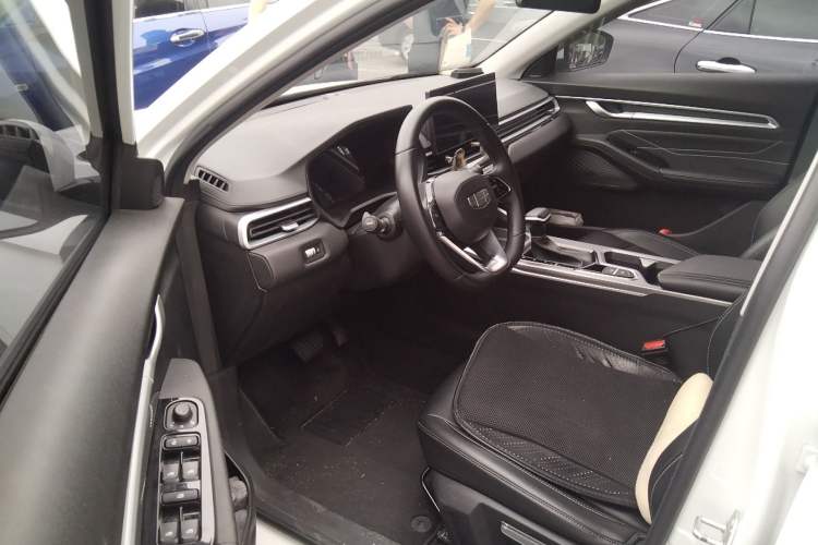 Used Geely Auto Emgrand 2025 4th Generation 1.5L CVT Longteng Edition Driver Seat