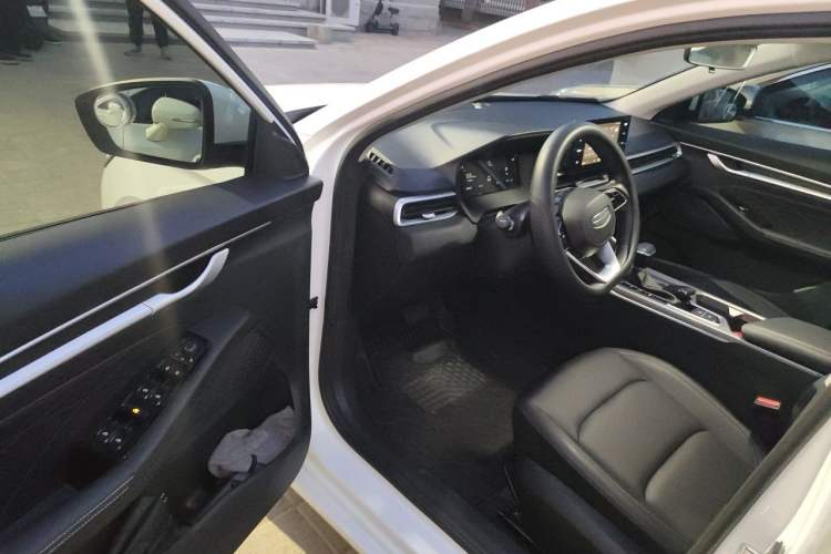 Used Geely Auto Emgrand 2025 4th Generation 1.5L CVT Starry Edition Driver Seat
