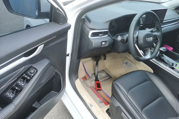 Used Geely Auto Emgrand 2025 4th Generation 1.5L CVT Luxury Version Driver Seat