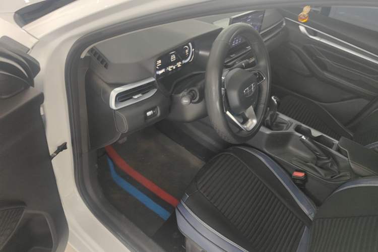 Used Geely Auto Emgrand 2025 4th Generation 1.5L Manual – Dragon Edition Driver Seat