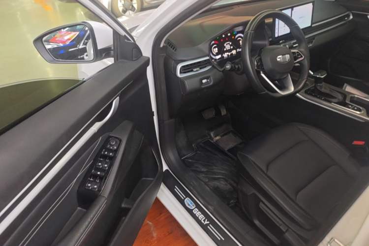 Used Geely Auto Emgrand 2025 4th Generation 1.5L CVT Luxury Version Driver Seat