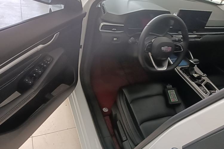 Used Geely Auto Emgrand 2025 4th Generation 1.5L CVT Luxury Version Driver Seat