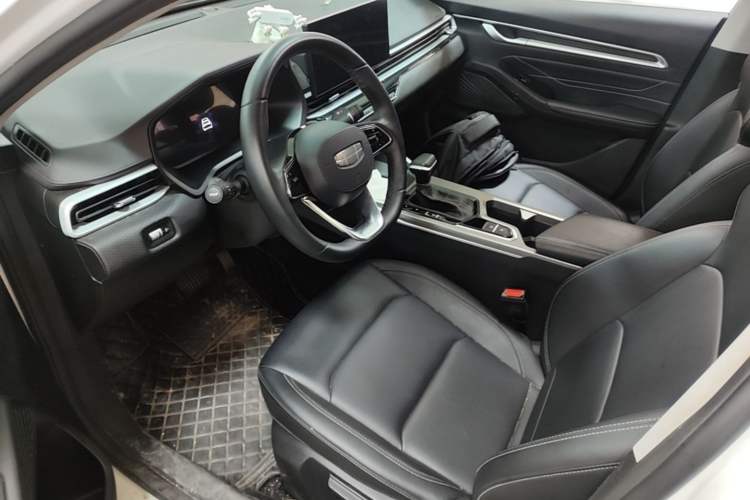 Used Geely Auto Emgrand 2025 4th Generation 1.5L CVT Longteng Edition Driver Seat
