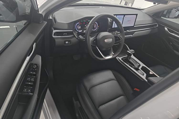 Used Geely Auto Emgrand 2025 4th Generation 1.5L CVT Luxury Version Driver Seat