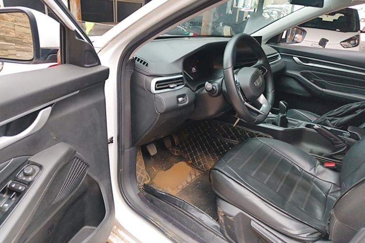 Used Geely Auto Emgrand 2025 4th Generation 1.5L Manual – Dragon Edition Driver Seat