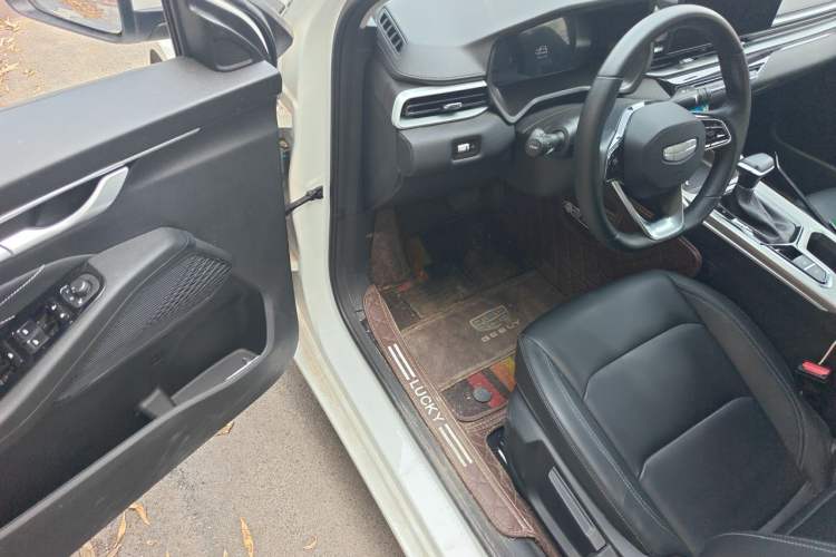 Used Geely Auto Emgrand 2025 4th Generation 1.5L CVT Longteng Edition Driver Seat