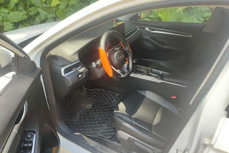 Used Geely Auto Emgrand 2025 4th Generation 1.5L CVT Longteng Edition Driver Seat