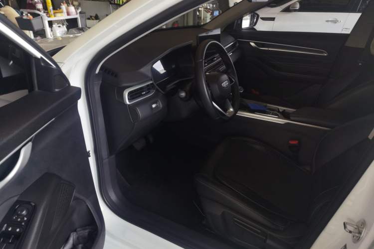 Used Geely Auto Emgrand 2025 4th Generation 1.5L CVT Longteng Edition Driver Seat