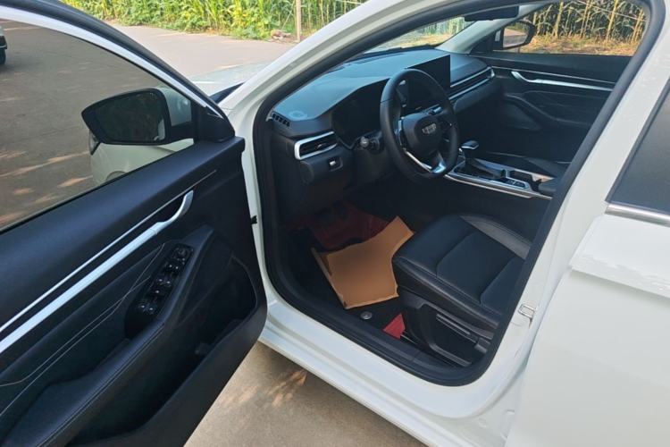 Used Geely Auto Emgrand 2025 4th Generation 1.5L CVT Luxury Version Driver Seat