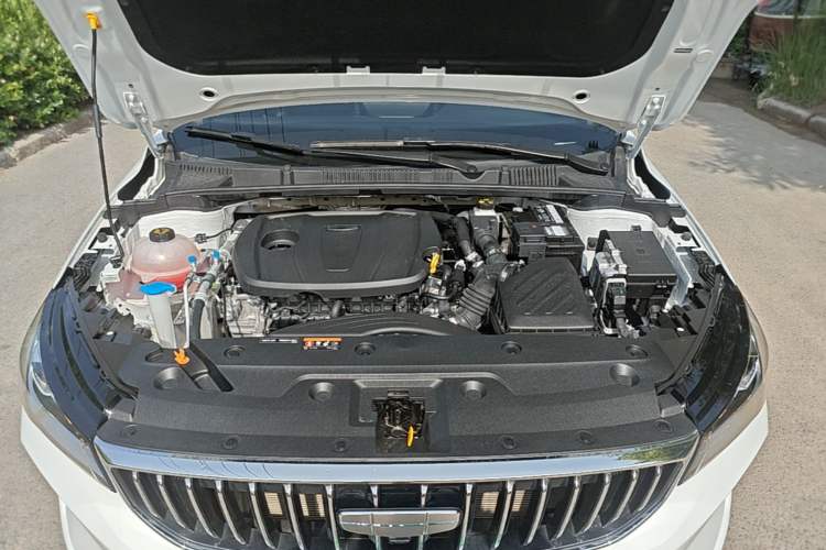 Used Geely Auto Emgrand 2025 4th Generation 1.5L CVT Longteng Edition Engine Bay