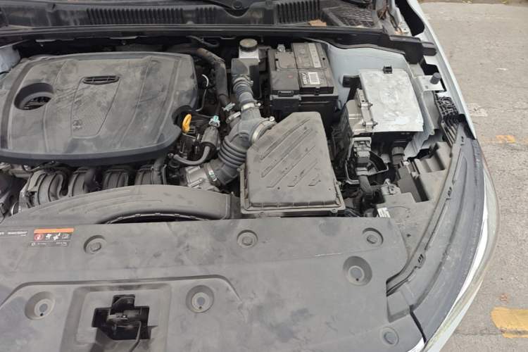 Used Geely Auto Emgrand 2025 4th Generation 1.5L CVT Flagship Version Engine Bay Left