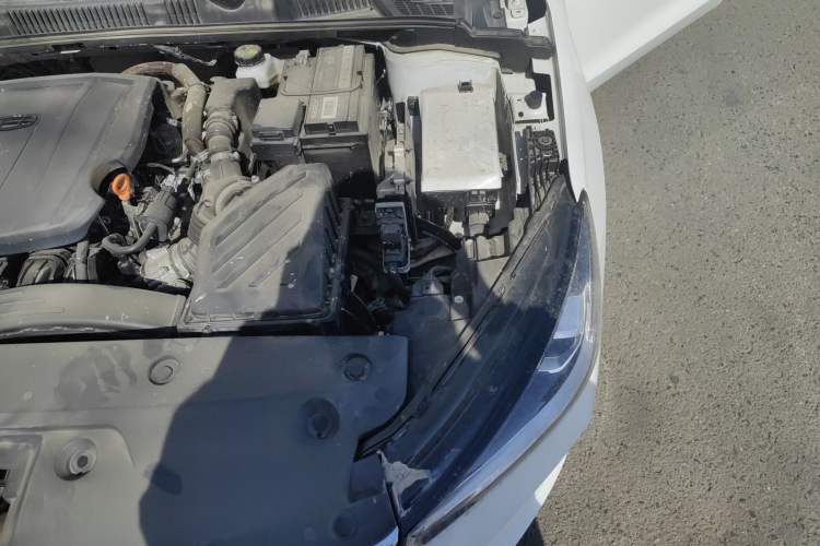 Used Geely Auto Emgrand 2025 4th Generation 1.5L Manual - Starry Edition Engine Bay Left