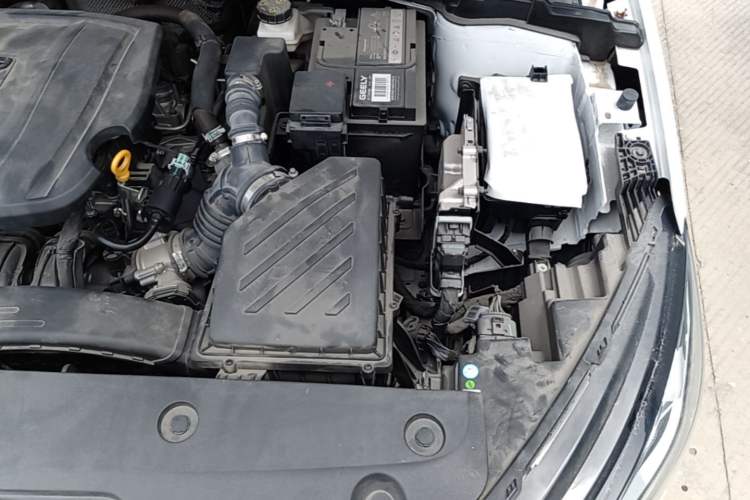 Used Geely Auto Emgrand 2025 4th Generation 1.5L CVT Flagship Version Engine Bay Left